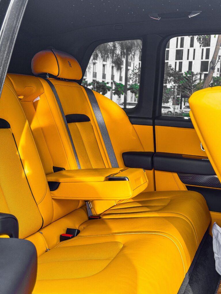 Rolls Royce Cullinan 2024 interior luxury cabin