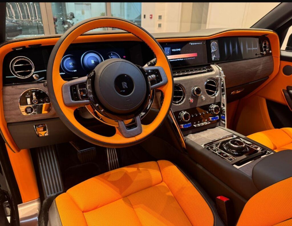 Rolls Royce Cullinan 2025 interior cabin