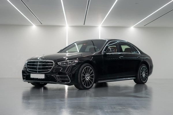 Mercedes S 500 rental Dubai front view luxury sedan